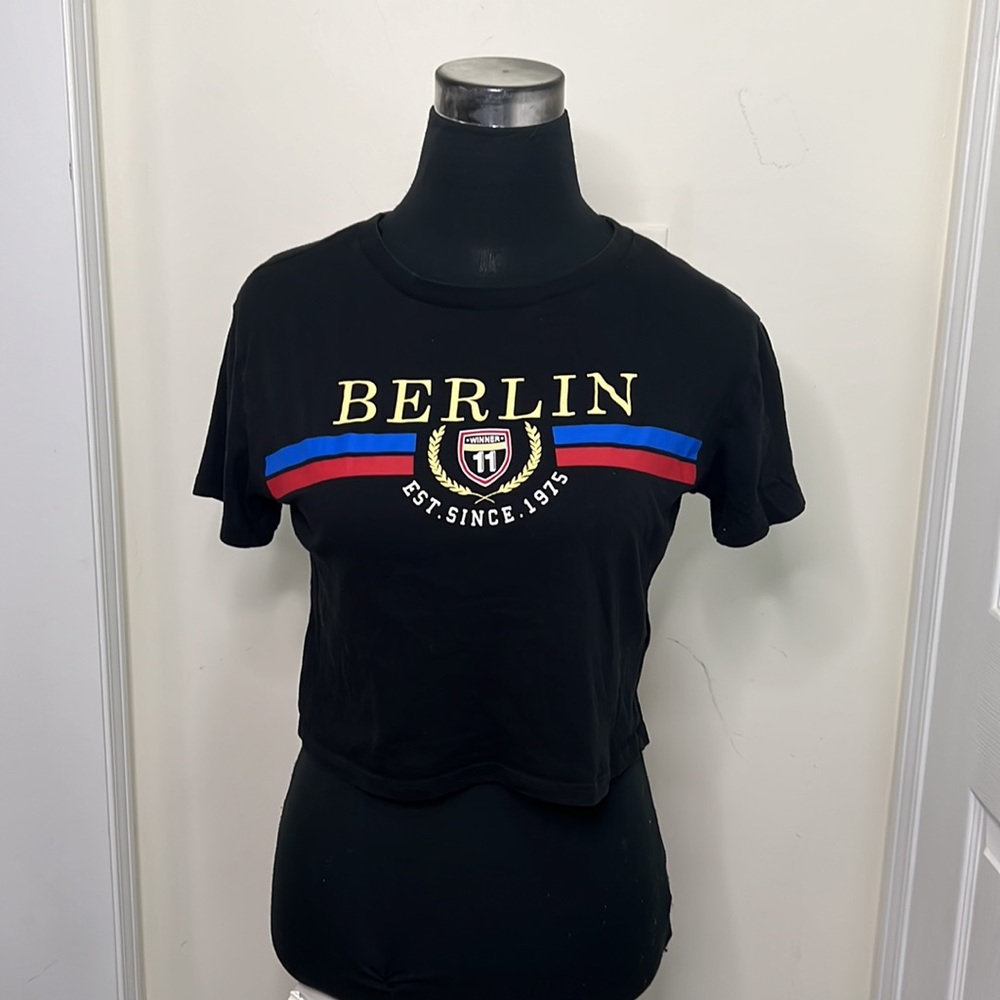 Berlin Graphic Print Black Crop Baby Tee Top Size XS - Picture 4 of 7